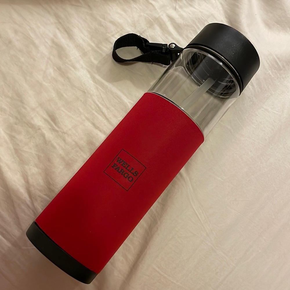 Wells Fargo Tumbler bottle with flip straw and clipper to bags